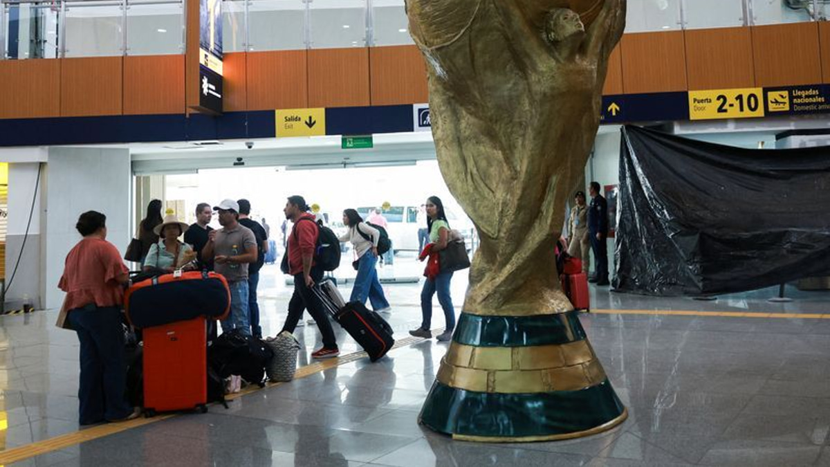 Ebola risk to World Cup fans deemed minimal, but border screening to cause delays