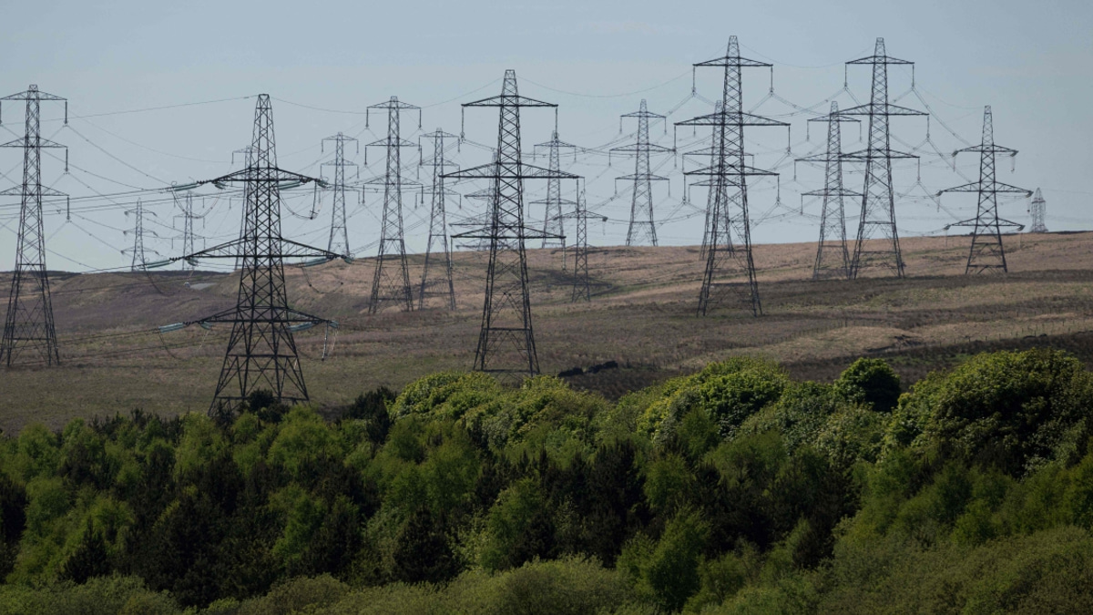 Britain's New PM Pledges Tax Cuts on Electricity to Tackle Cost-of-Living Crisis