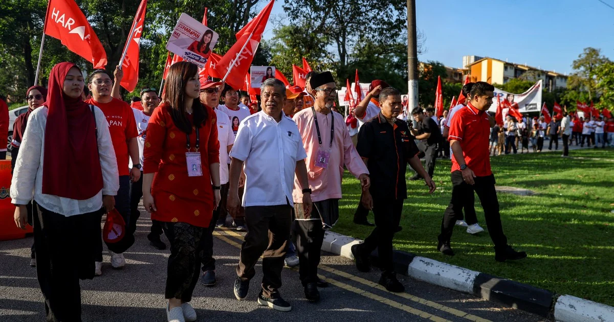 Johor voters rally behind Pakatan Harapan as Sharon Teo files nomination in Permas