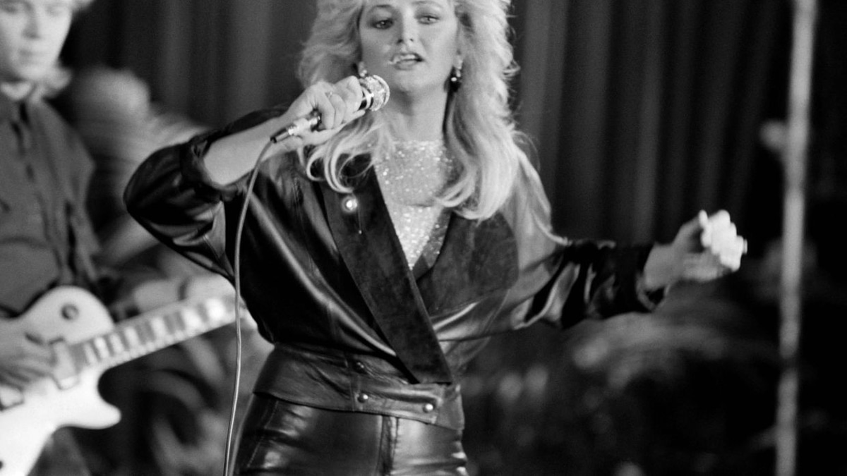 Bonnie Tyler, Welsh Singer Behind 'Total Eclipse of the Heart', Dies at 75