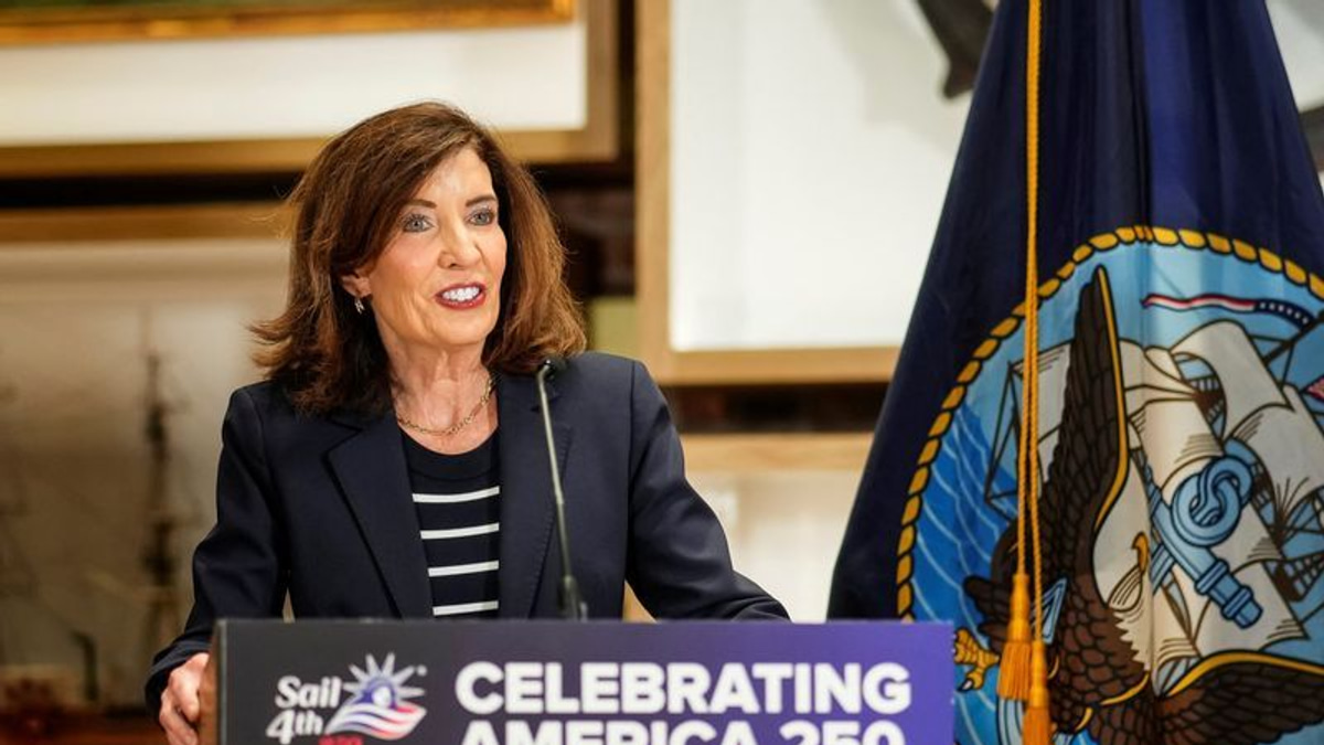 New York Becomes First US State to Halt Data Center Construction Amid AI Infrastructure Concerns