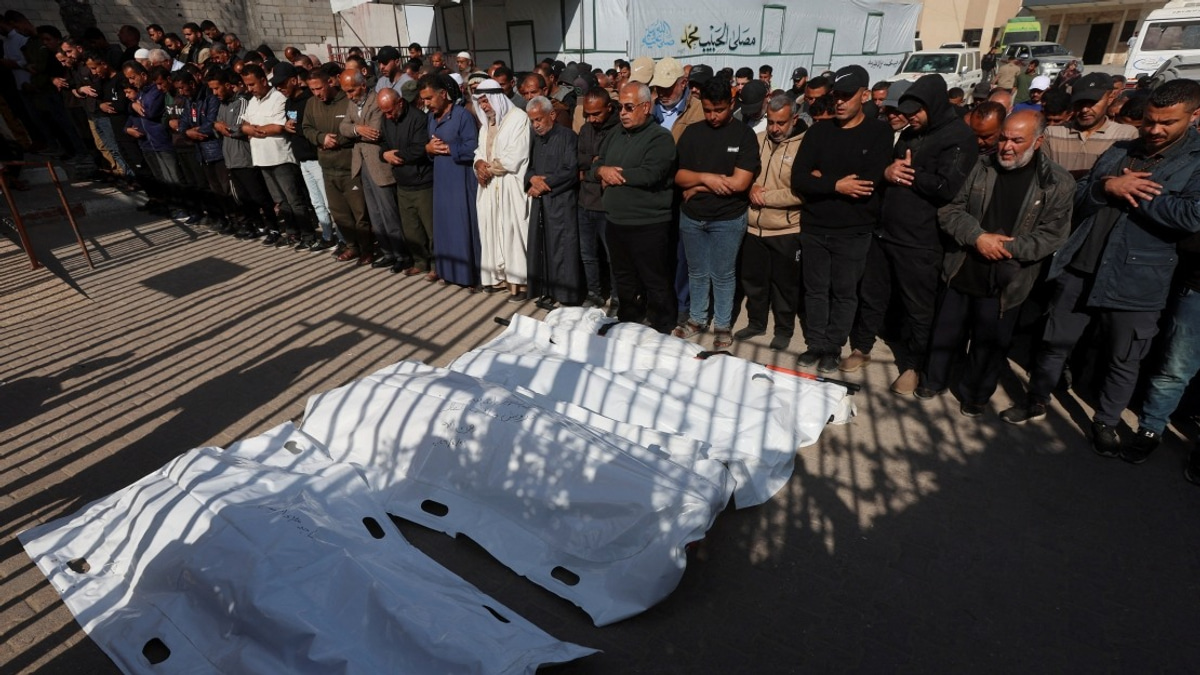 Gaza Death Toll Reaches 72,939 As Key Hospital Loses Power