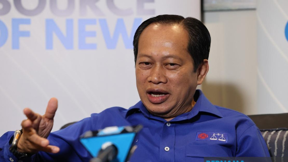 Road Repairs Demand Unified Effort From All Levels, Says Ahmad Maslan