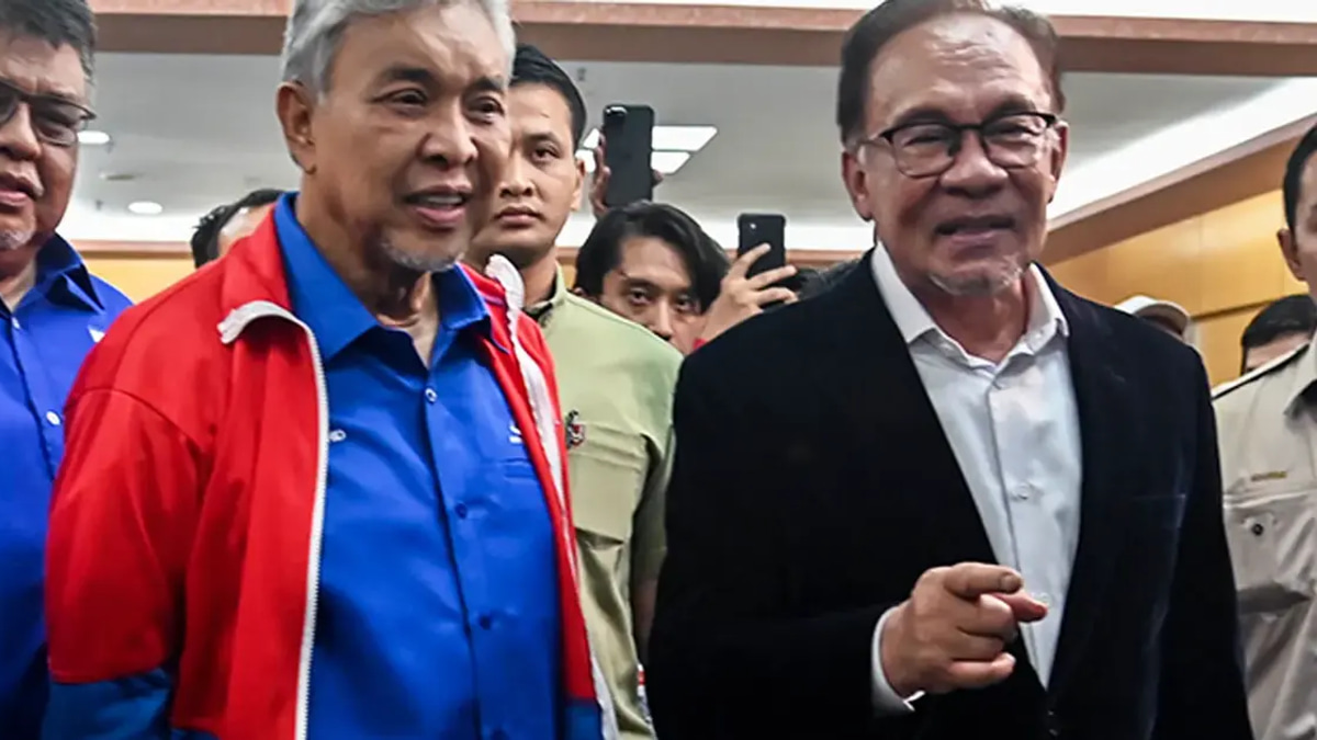 Anwar-Zahid Relations Hit Lowest Point as Negeri Sembilan Alliance Fractures Coalition