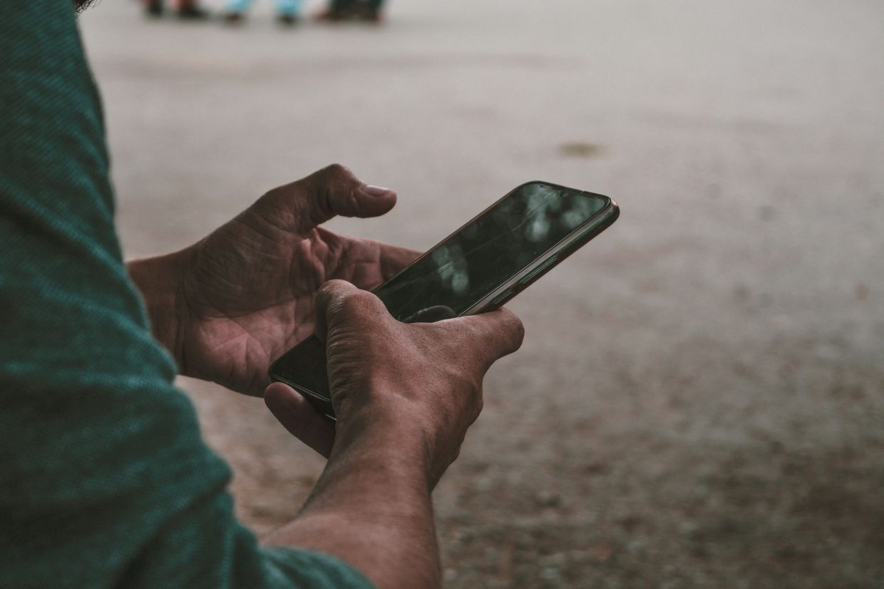 US Supreme Court Limits Dragnet Cellphone Location Searches, Citing Privacy Rights