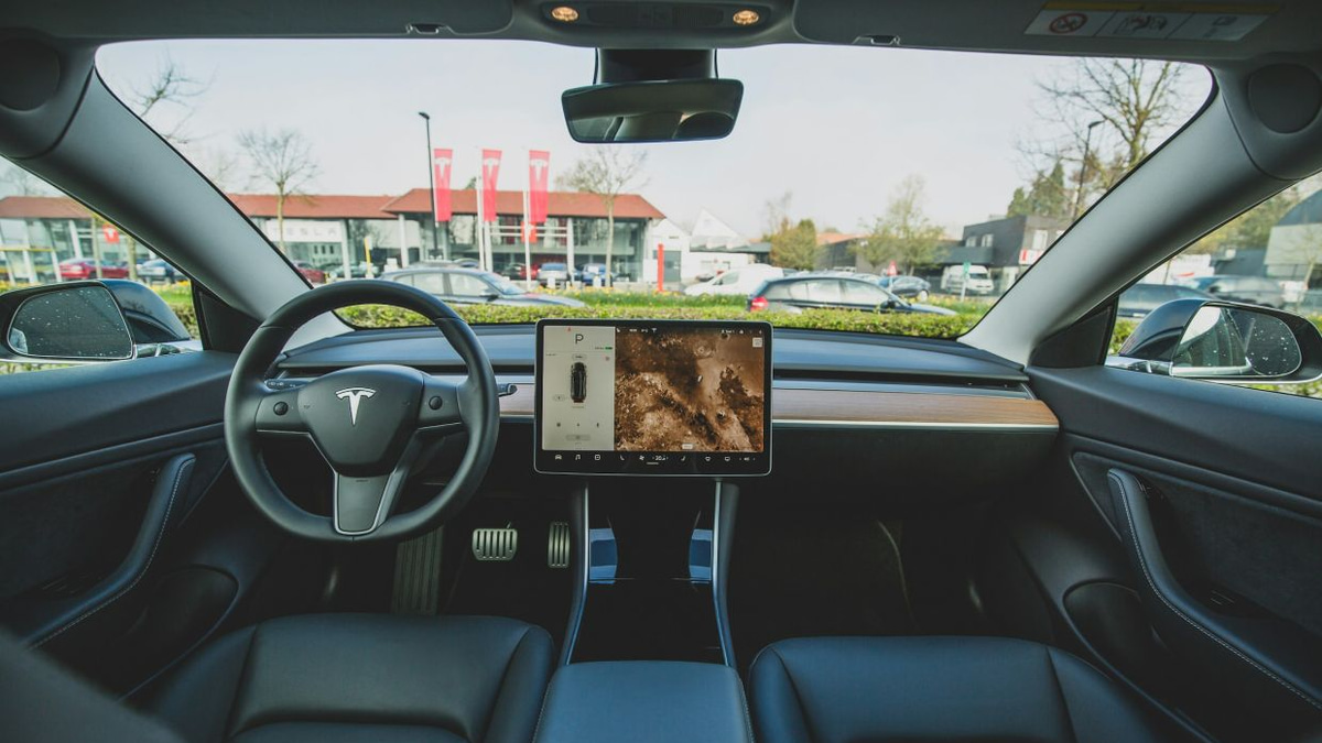 Tesla Resolves Lawsuit Over Arizona Highway Death Linked to Full Self-Driving System