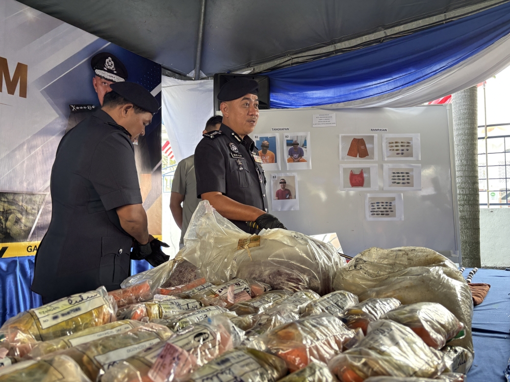 Police Constable Among Three Arrested After Drugs Haul in Lumut Police Cell