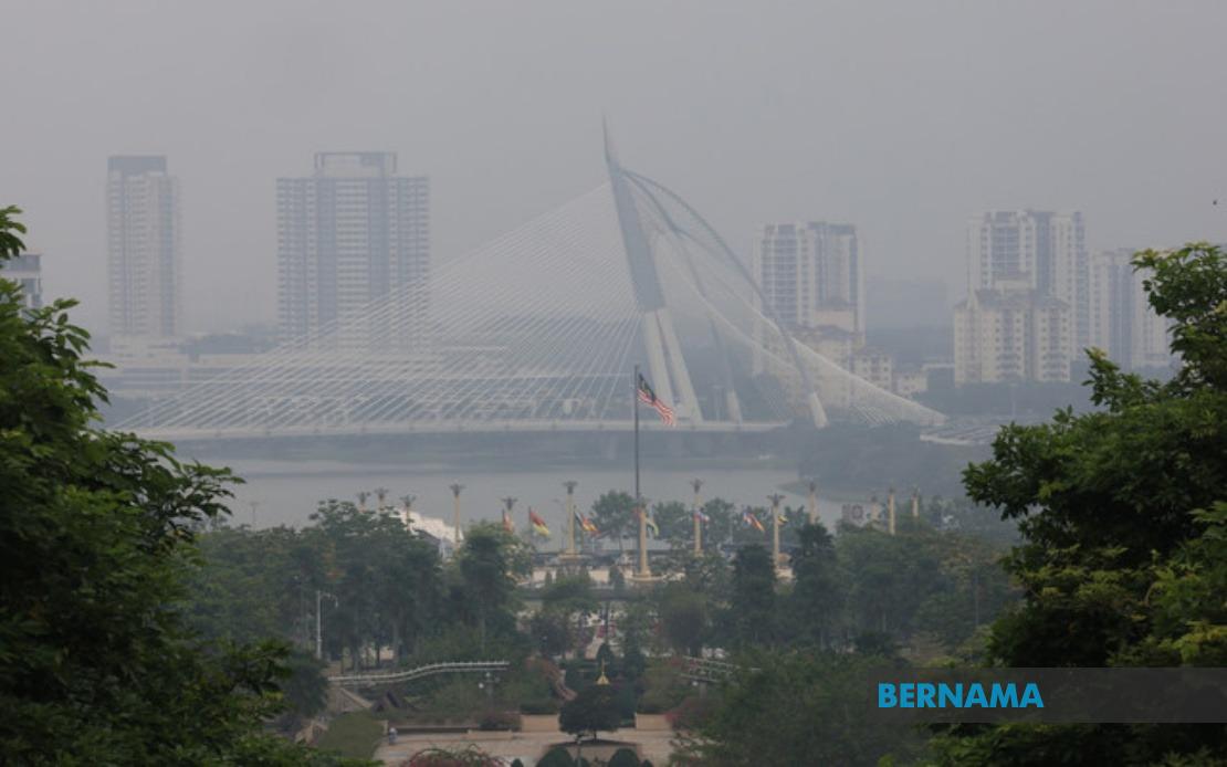 JAKIM Organises Special Prayers at Three Mosques as Haze Grips Nation