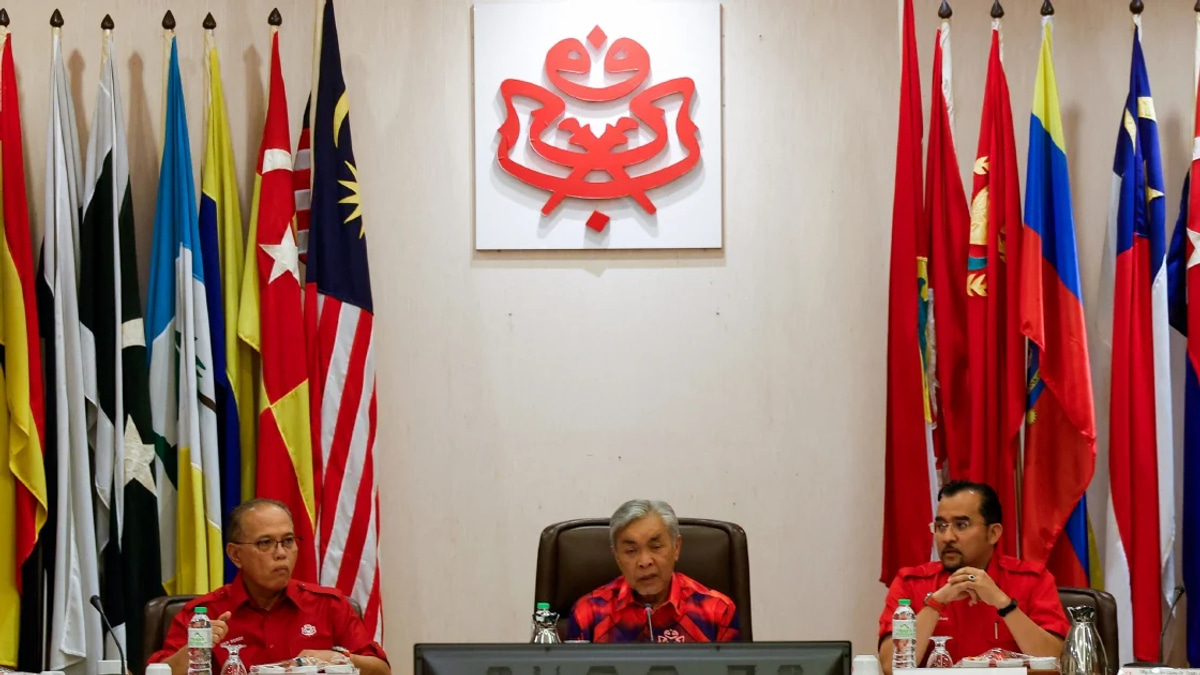 Asyraf: Umno, BN's solo state election move not betrayal of federal govt