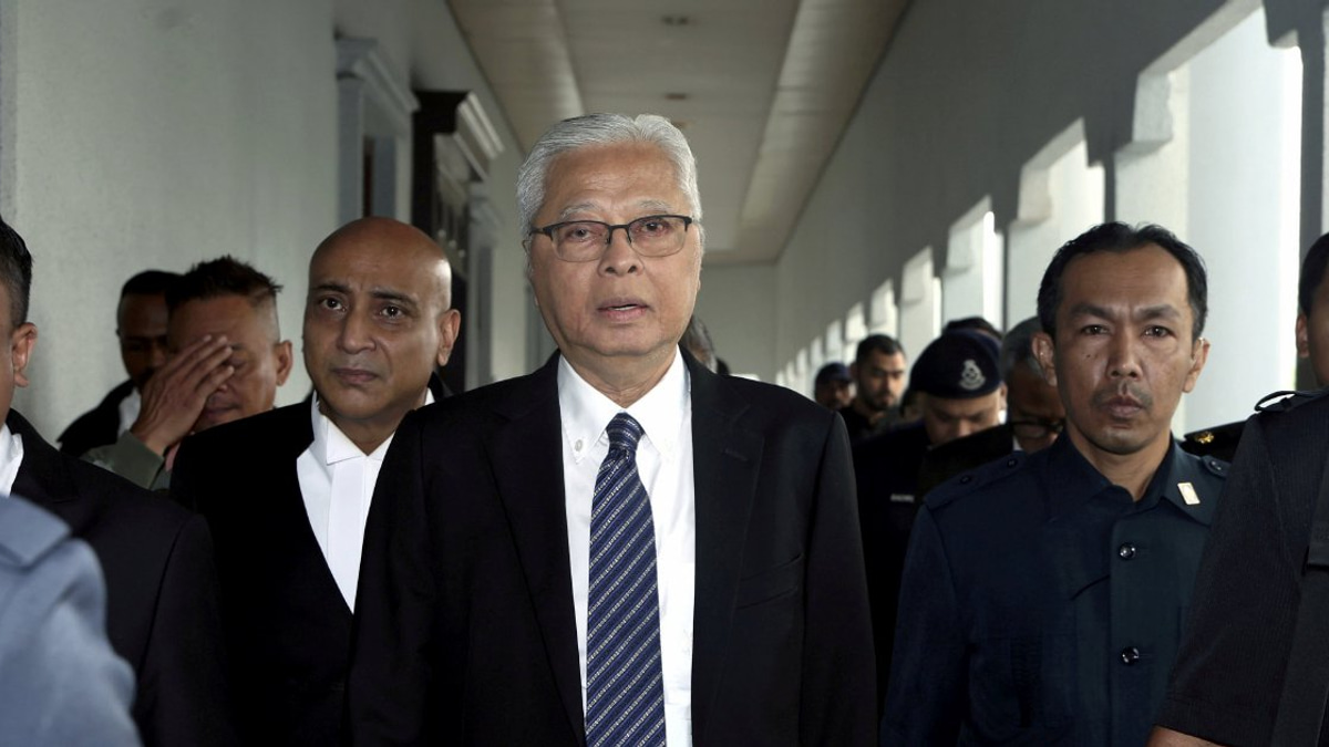 Lawyer questions 'peculiar' nature of graft charge against former PM Ismail Sabri