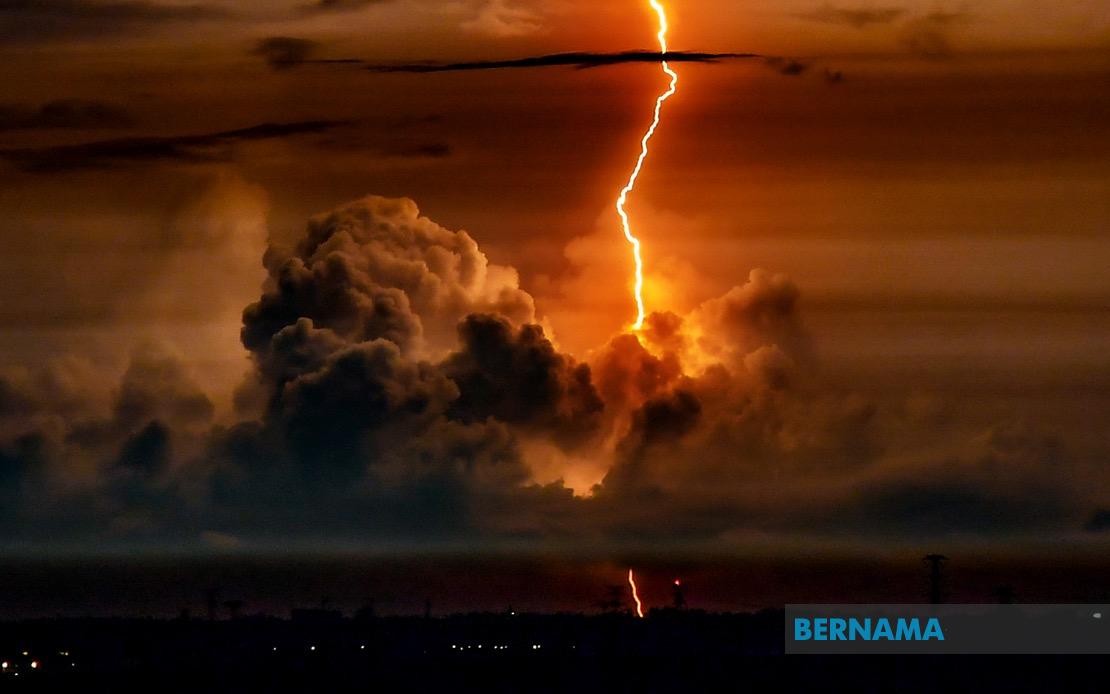 Severe Weather Alert: Seven States Brace for Thunderstorms and Heavy Rain Until Evening