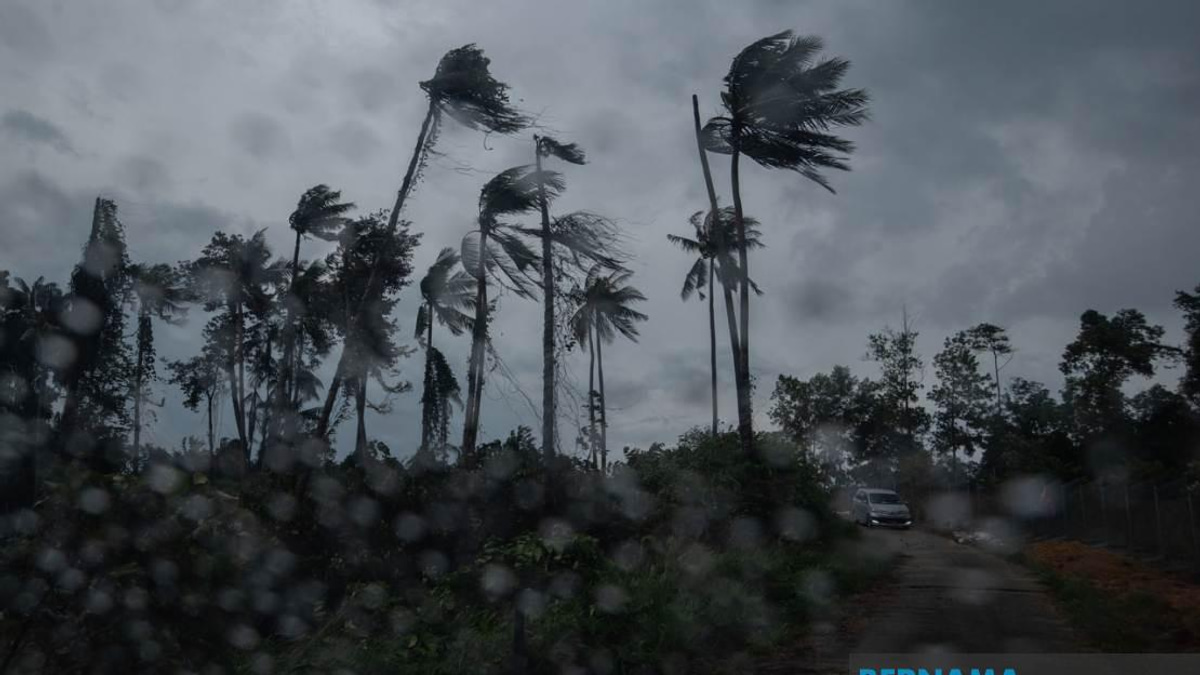 Thunderstorm and Heavy Rain Warning Issued for Labuan and Nine States Until 7pm