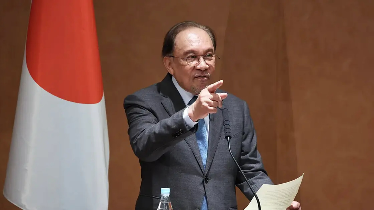 Anwar Cautions Against Concentrated AI Control Among Few Players
