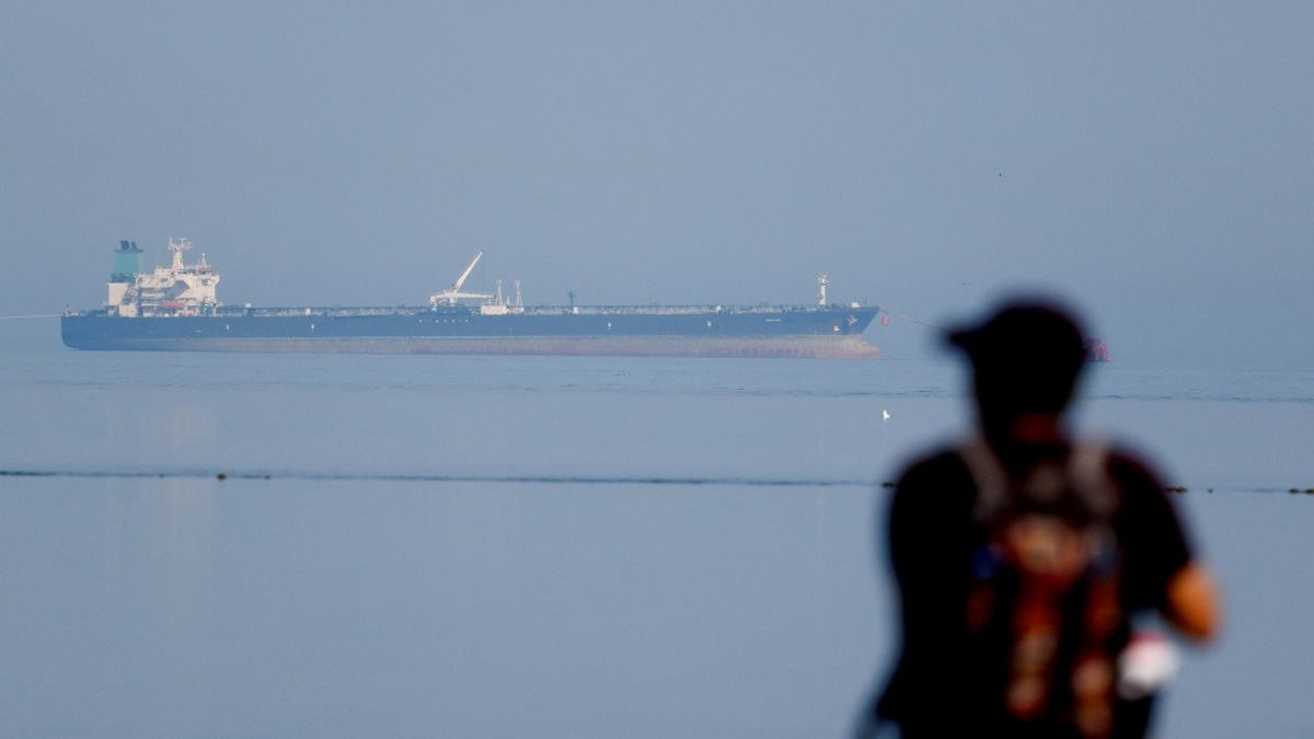 UK Eases Curbs on Russian Oil Products as Fuel Costs Surge