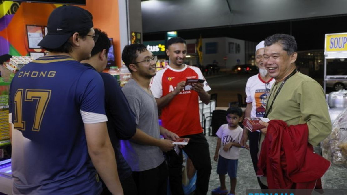 Nazri Pledges TVET Push to Stem Youth Exodus from Simpang Jeram in Johor Election Bid