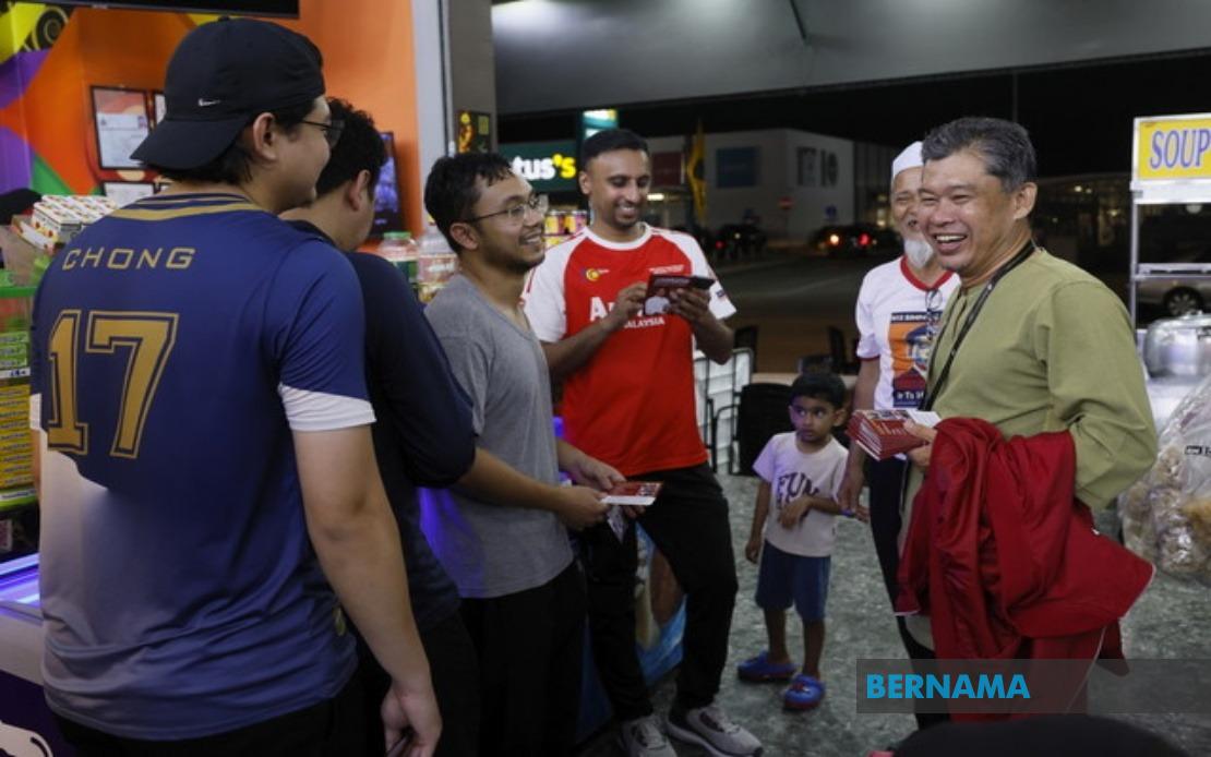 Nazri Pledges TVET Push to Stem Youth Exodus from Simpang Jeram in Johor Election Bid