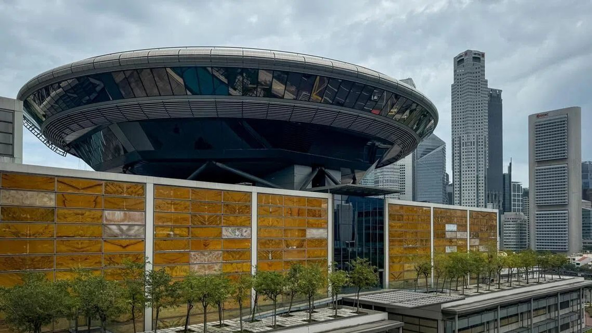 Singapore Teacher Admits to Sexual Abuse of Student, 14-15