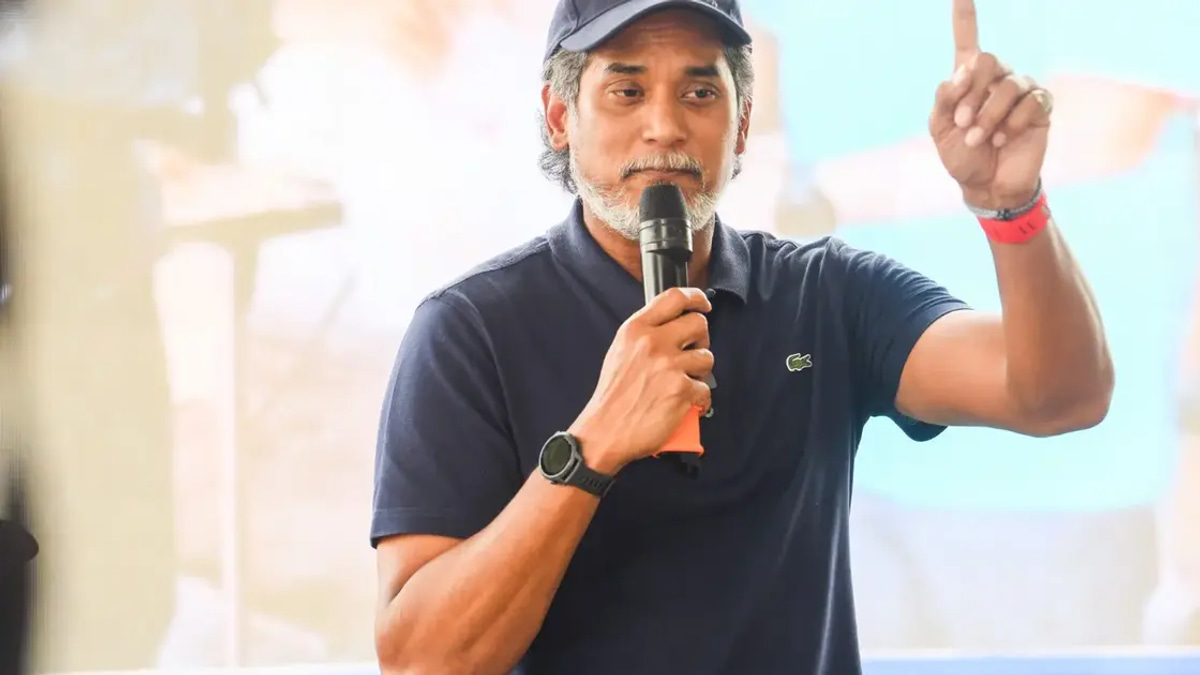 Vote for Barisan Nasional, Khairy tells Bersatu members