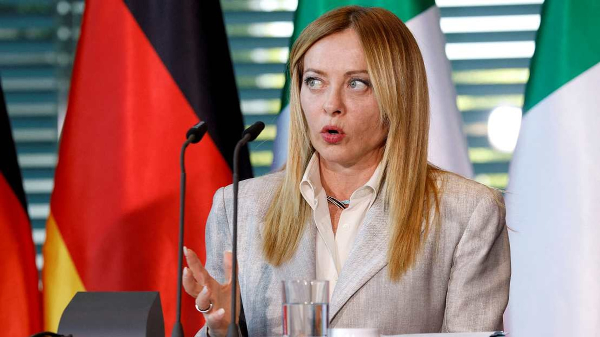 Italy Pushes for Migrant Processing Centres Outside EU as Border Pressures Mount