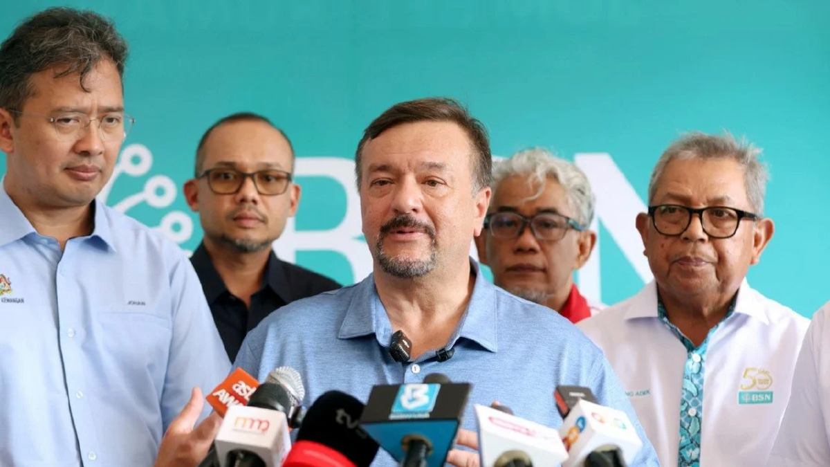 Pahang Ruler Receives Briefing on Federal Funds for State