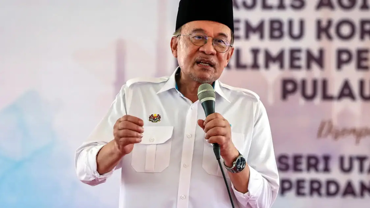 Government to Roll Out Plans Addressing Job Losses, PM Anwar Says