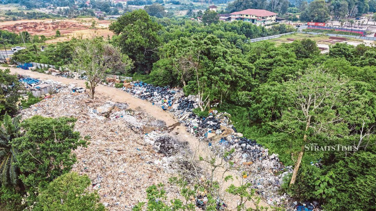 Johor to probe alleged Singapore construction waste dumping in Pontian district
