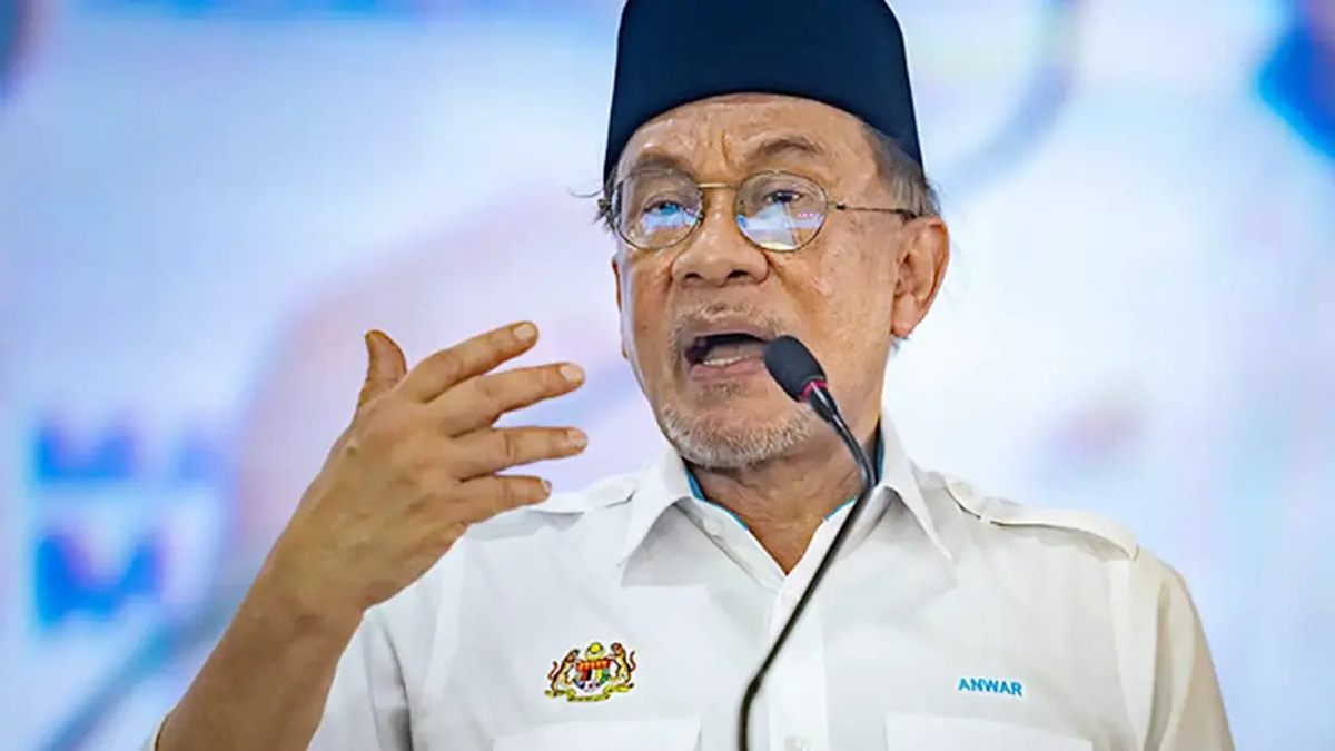 Anwar Cautions Cabinet Over Campaign Conduct, Warns of Resignation Demands for Misconduct
