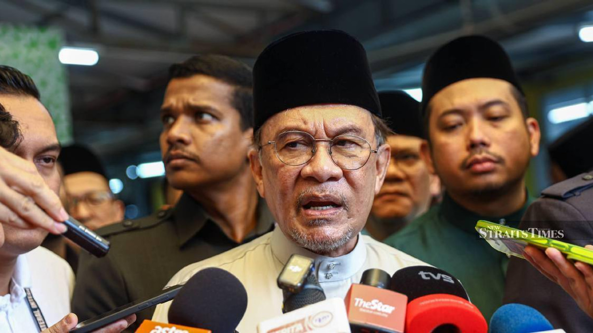 Only Agong Can Revoke Azam Baki's NFCC Appointment, Anwar Clarifies