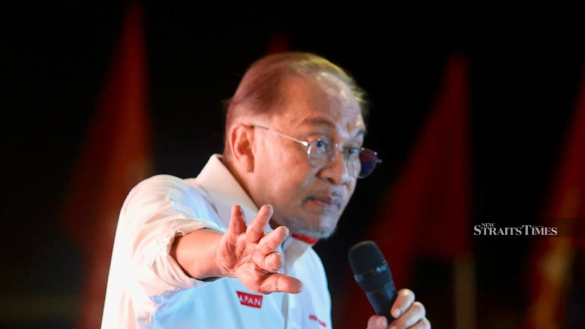 Anwar Directs Human Resources Ministry to Expedite Processing of 15,000 Foreign Worker Visas