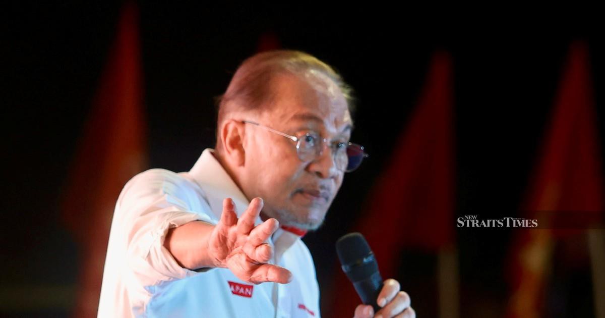 Anwar Directs Human Resources Ministry to Expedite Processing of 15,000 Foreign Worker Visas