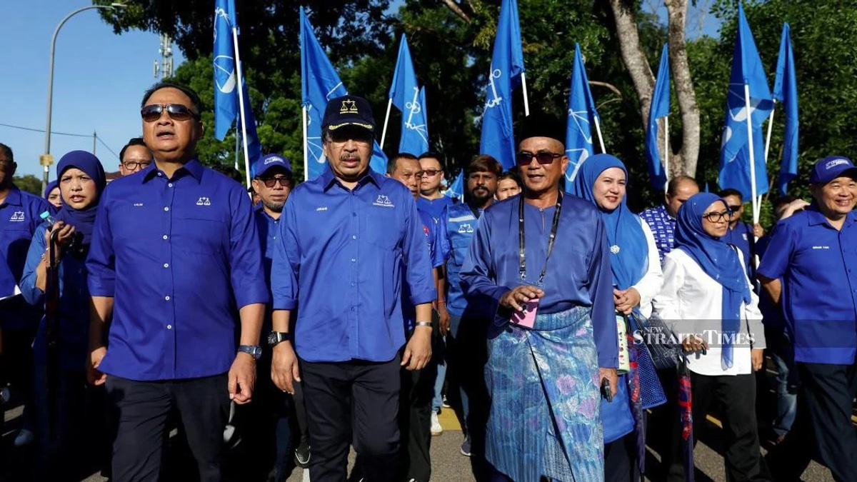 Johari Ghani Mobilises Support for BN's Tiram Candidate in Johor Battle