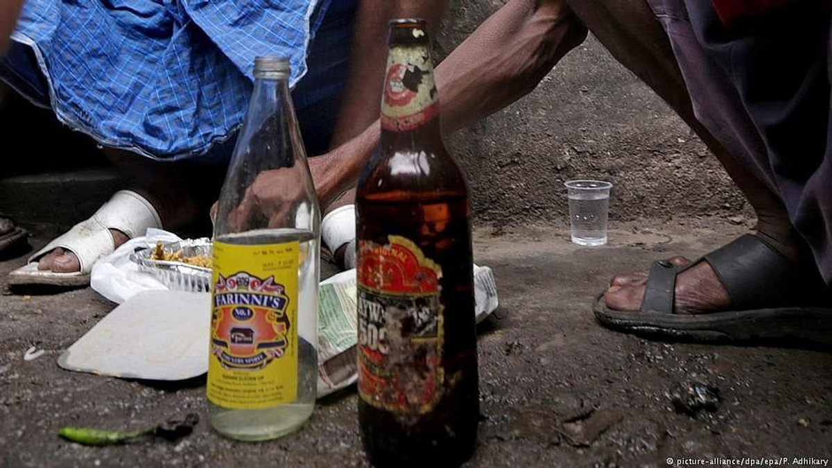 12 die in Maharashtra after drinking illicit liquor