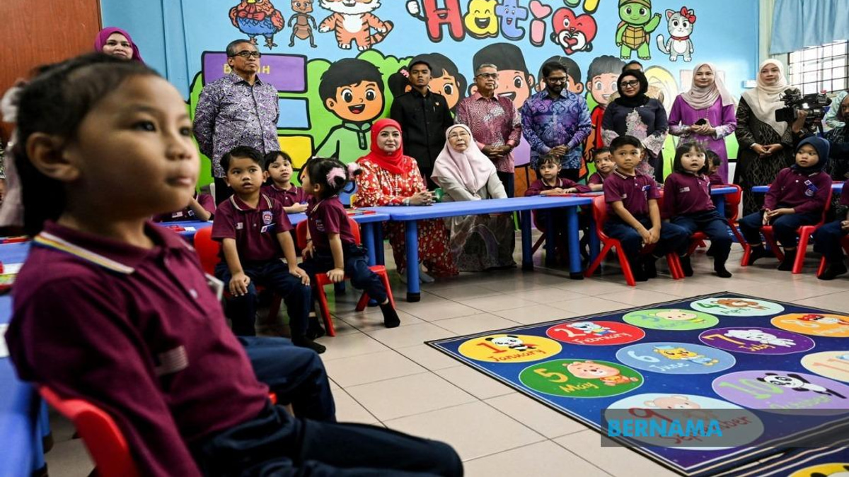 Queen Raja Zarith Sofiah Launches Children's Integrity Module to Shape Ethical Generation