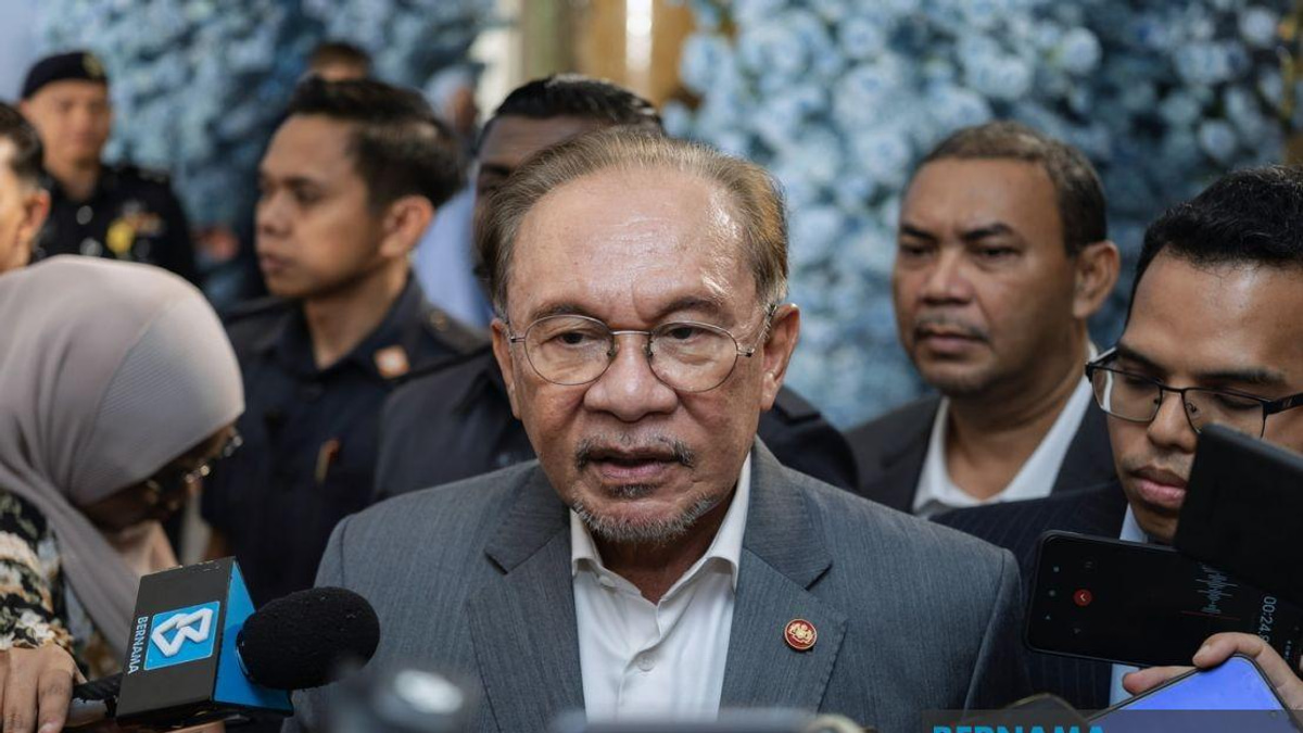 Anwar Yet To Receive Briefing On Melaka DAP Lawmakers' Departure From State Government