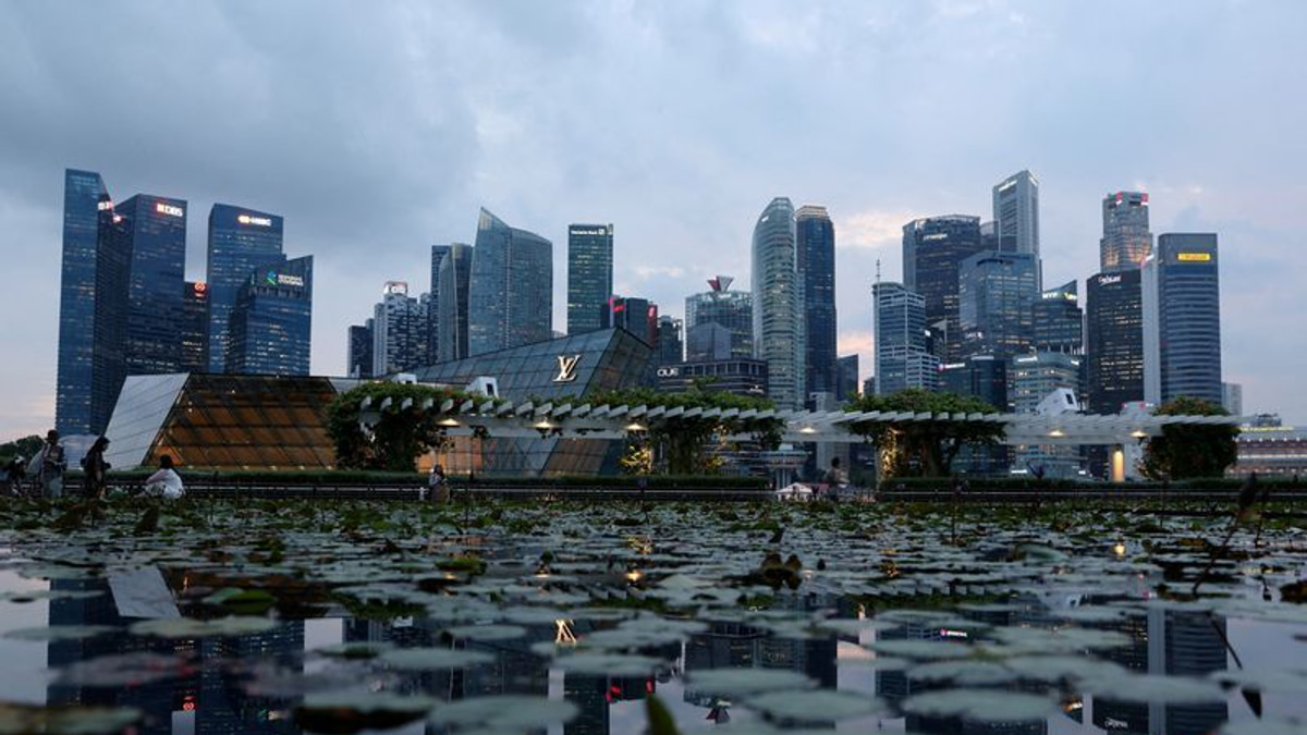 Singapore Pushes Banks to Harness AI for Job Creation, Not Just Cost-Cutting