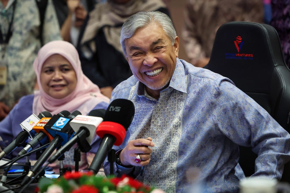 Zahid Reaffirms BN's Commitment to Unity Government Despite Political Speculation