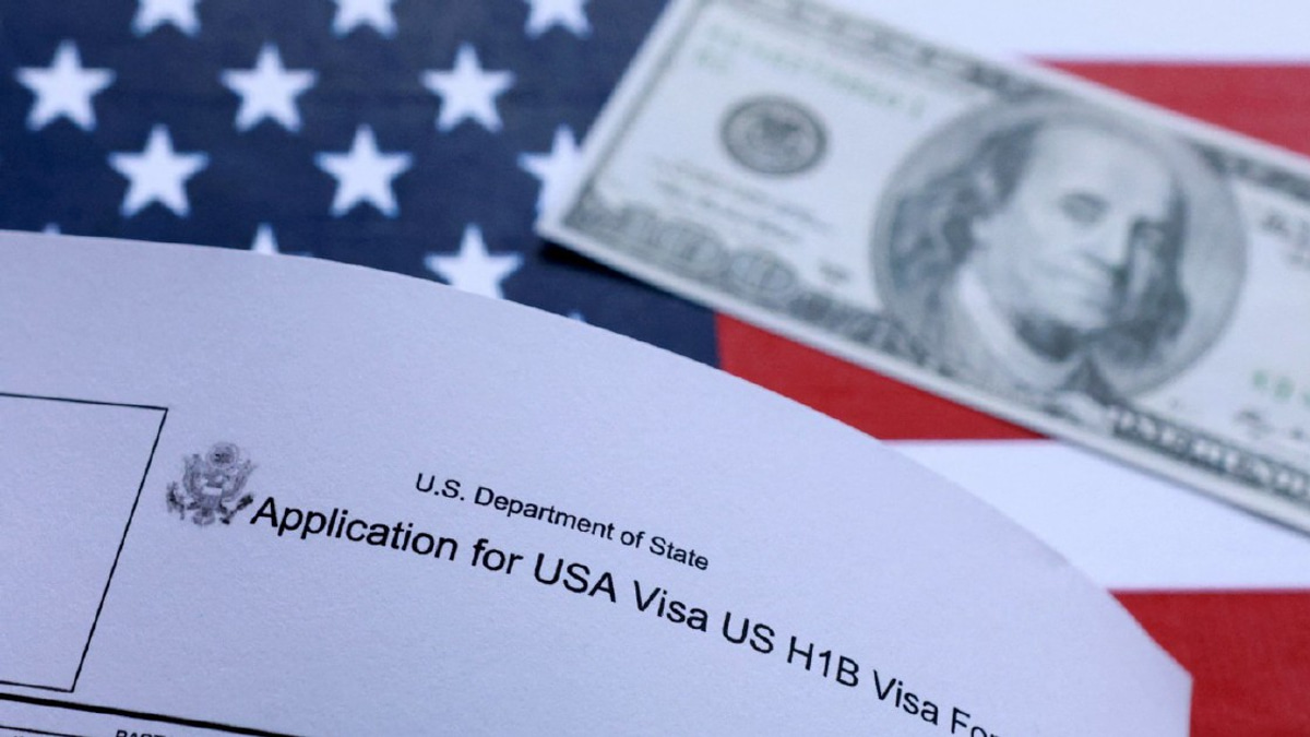 Federal Appeals Court Blocks Trump Administration's Bid to Suspend H-1B Visa Fee Ruling