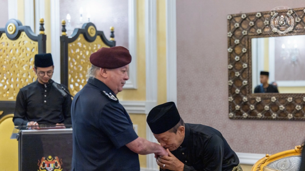 Yang di-Pertuan Agong Receives Update from MACC Chief on Anti-Corruption Drive