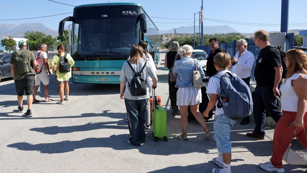 Greece Declares Emergency as Crete Wildfire Forces 8,000 to Evacuate