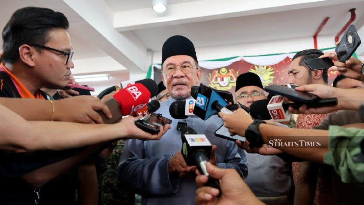 Anwar Defends Tabung Haji RCI Report Delay, Citing Risk of Confidence Crisis