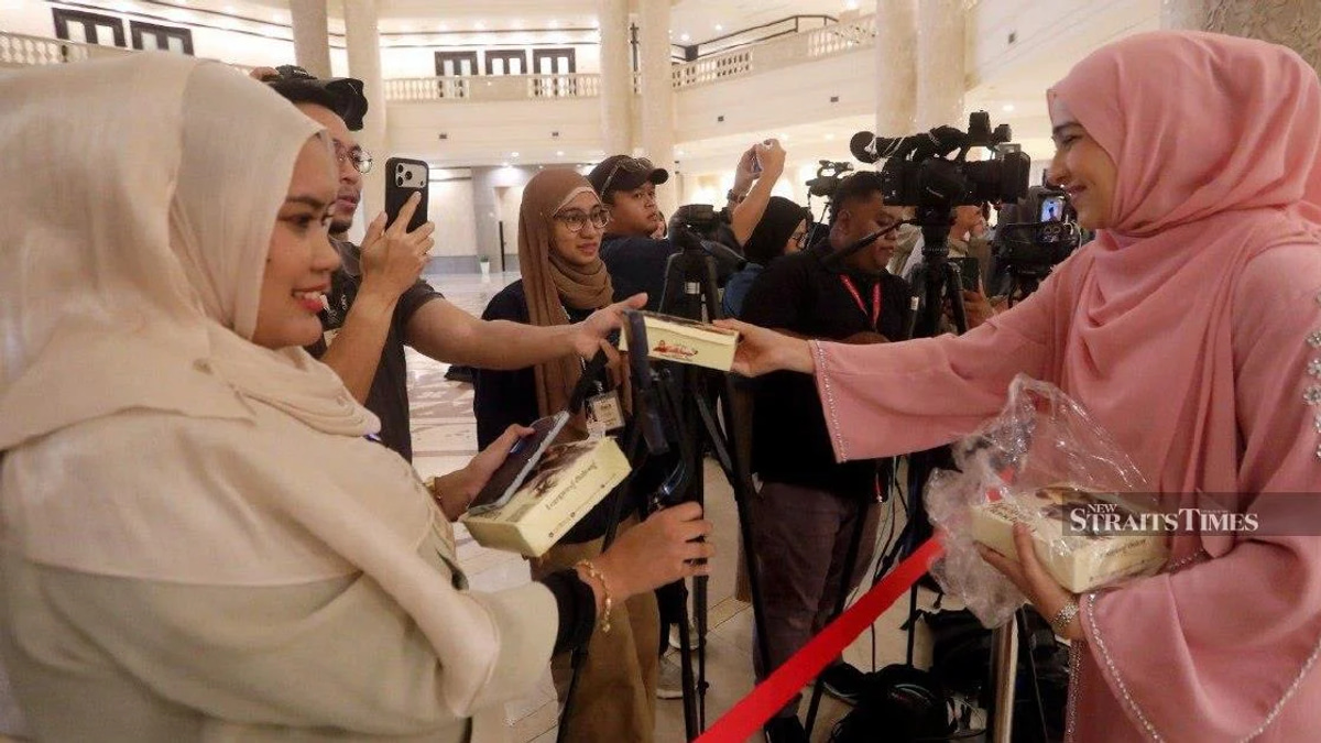 Syed Saddiq Treats Media to Breakfast After Federal Court Ruling