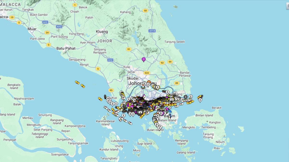 Malaysia Must Strengthen Maritime Waste Rules as Strait of Melaka Traffic Surges