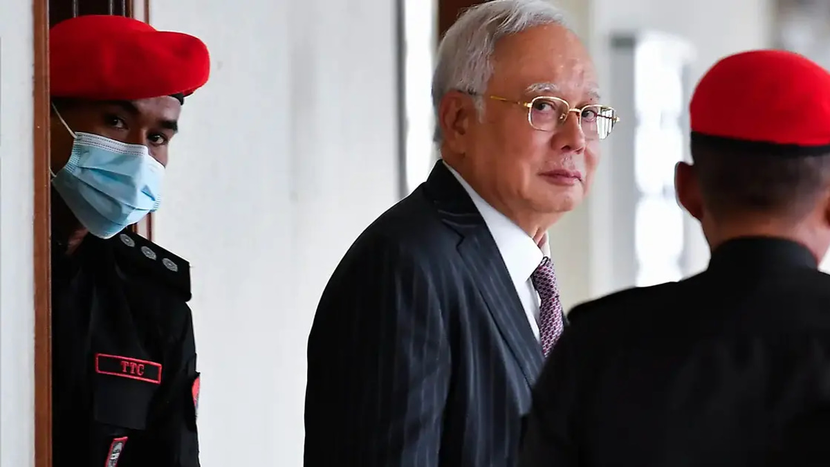 Najib's Legal Team Questions Timing of 1MDB Fraud Probe, Citing Potential Bias