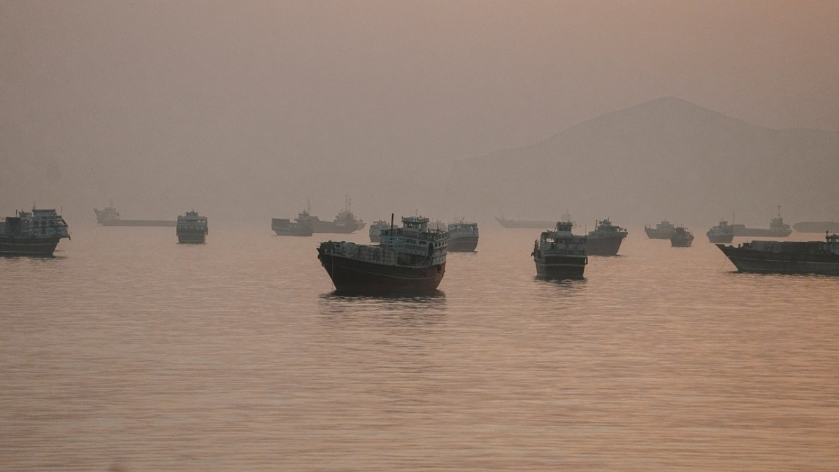Iran and Oman to Jointly Manage Strait of Hormuz Under International Law