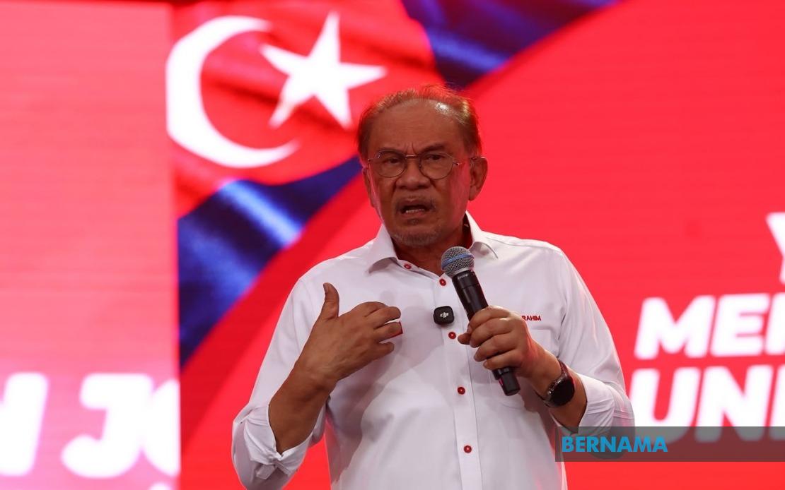 Anwar Rejects Claims He Bought New BMW, Says Vehicle Is Old Government Asset
