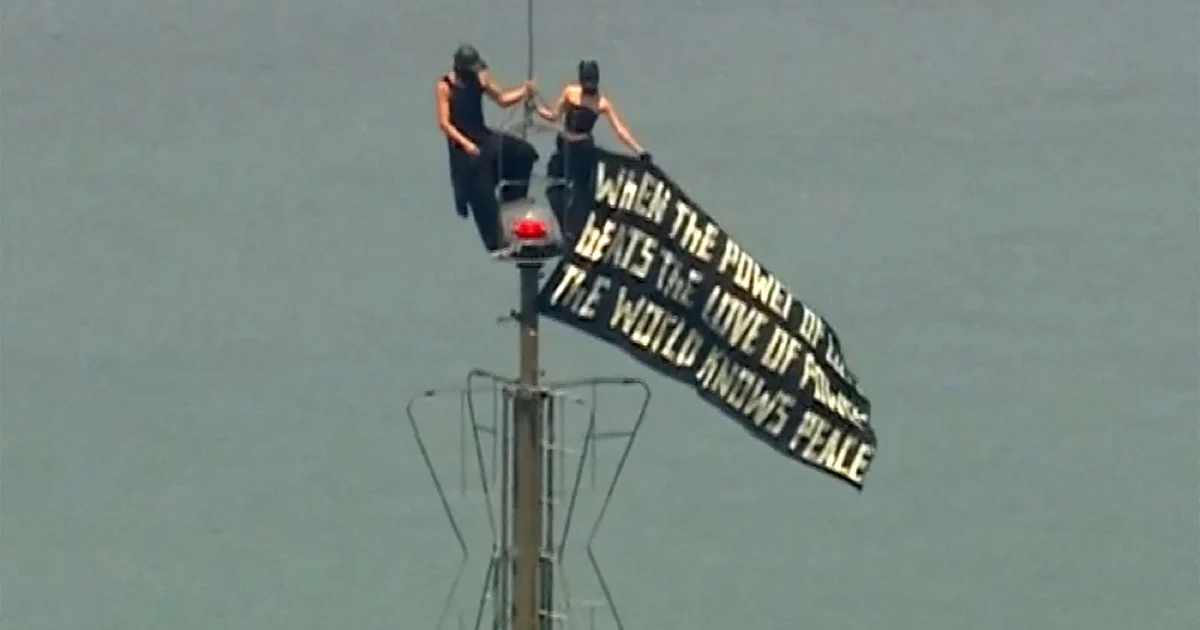 Couple Arrested After Climbing Empire State Building's Antenna for Apparent Proposal