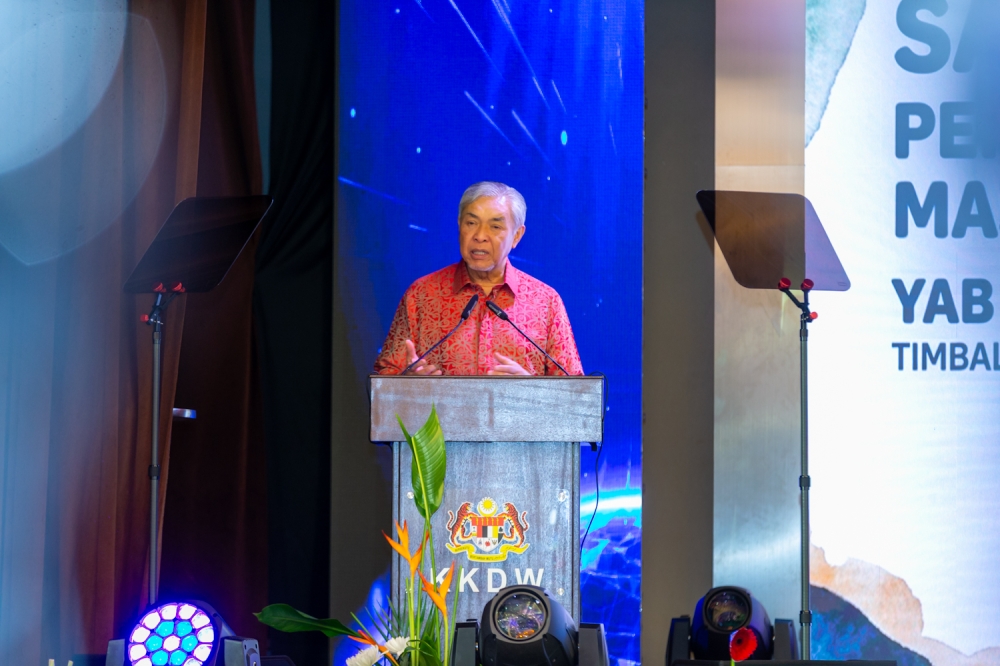 Zahid Dismisses Merger Speculation, Reiterates Commitment to Current Coalition