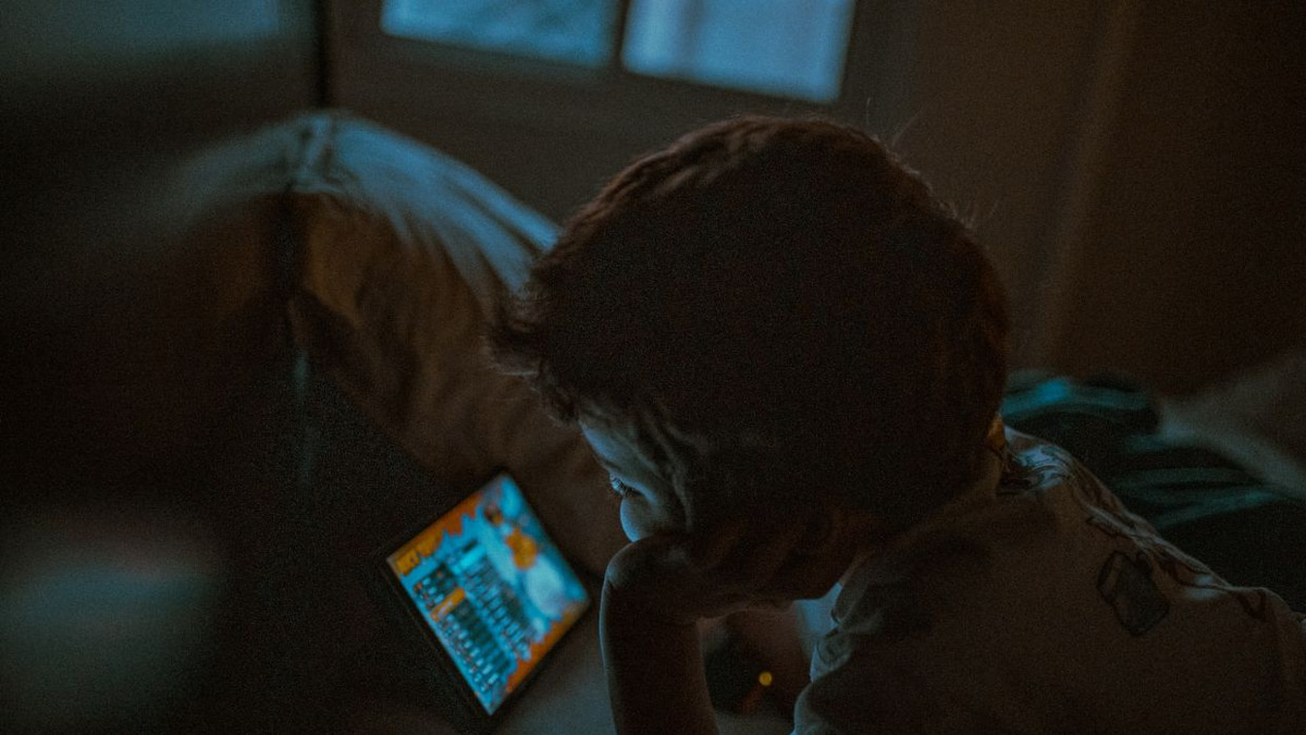 Parents bypass screens with audio-only toys for kids