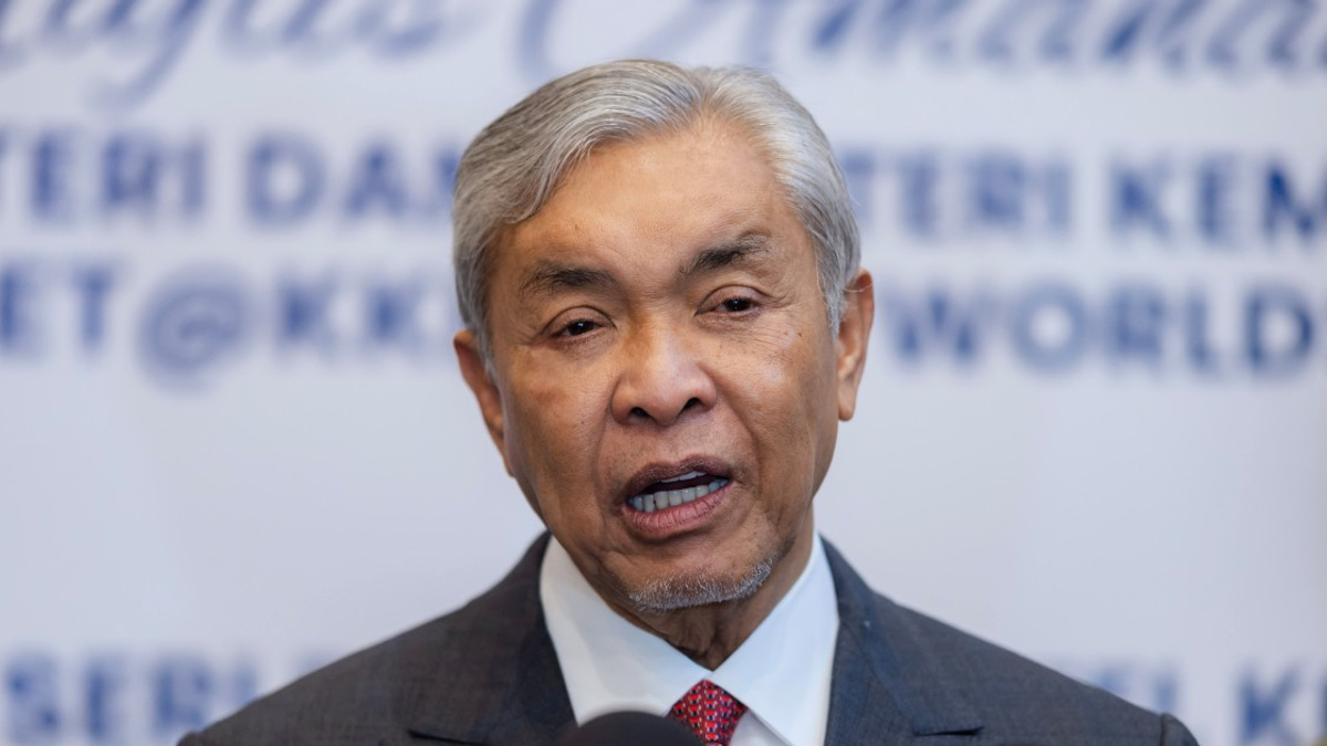 Zahid Endorses Overhaul of Immigration Service Framework Following Years of Officer Grievances