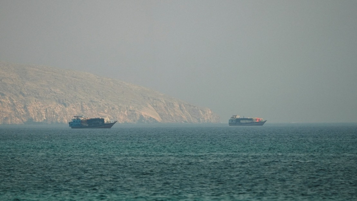Oman Rejects Mandatory Strait of Hormuz Tolls, Proposes Voluntary Fee Model Instead